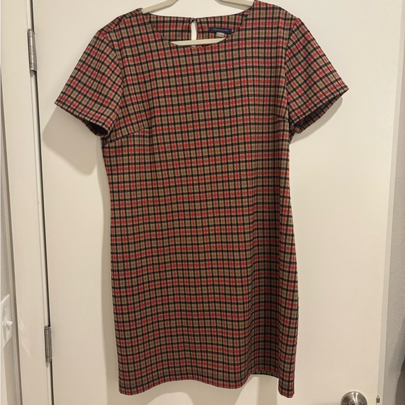 Tommy Hilfiger Dresses & Skirts - Tommy Hilfiger Red and Black Plaid Shift Dress